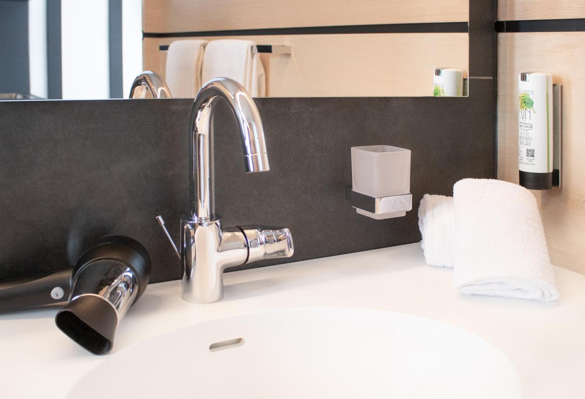 Mer Hotel By Wmm Hotels Merseburg Buitenkant foto